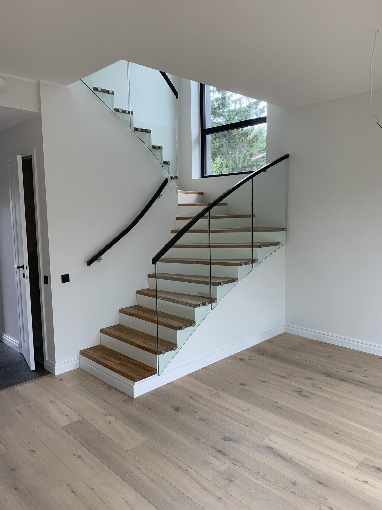 15. Design staircase with glass railing